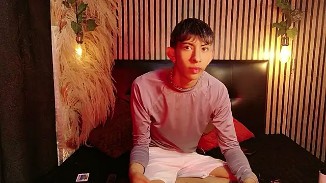 Snapshot of Tommy_Fox chatting on 14, 4, 2026 Tommy Fox online show from 14, 4, 2026