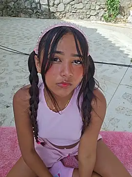 Snapshot of Pretty_karol chatting on 23, 5, 2026 Pretty karol online show from 23, 5, 2026