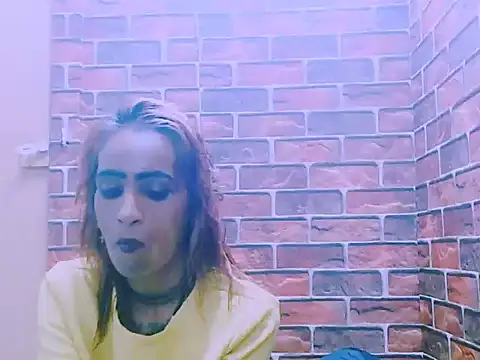 Snapshot of Alanadelray21 chatting on 5, 4, 2026 Alanadelray21 online show from 5, 4, 2026