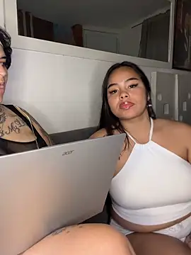 Snapshot of lunaa_love chatting on 17, 5, 2026 lunaa love online show from 17, 5, 2026