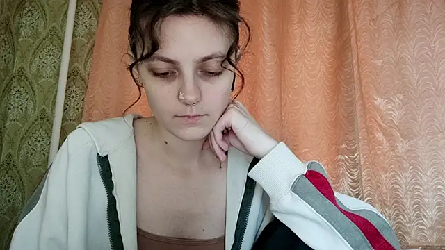 ShirleyNibbs online show from 2, 4, 2026