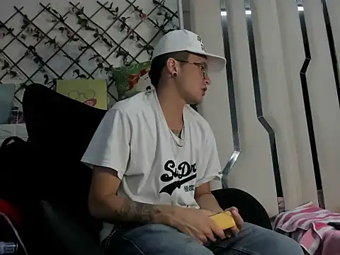 BarbieAndMax online show from 29, 3, 2026