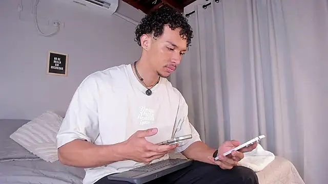 Snapshot of dominik_drake chatting on 10, 4, 2026 dominik drake online show from 10, 4, 2026