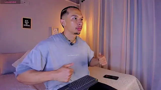 Snapshot of dominik_drake chatting on 27, 4, 2026 dominik drake online show from 27, 4, 2026