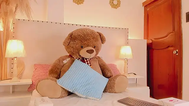 Snapshot of madisson__Stone chatting on 16, 5, 2026 madisson Stone online show from 16, 5, 2026