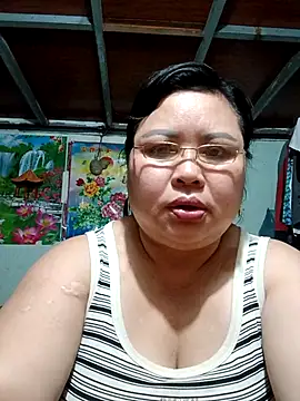 Snapshot of Monglan-c chatting on 4, 5, 2026 Monglan-c online show from 4, 5, 2026