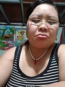 Snapshot of Monglan-c chatting on 28, 6, 2026 Monglan-c online show from 28, 6, 2026
