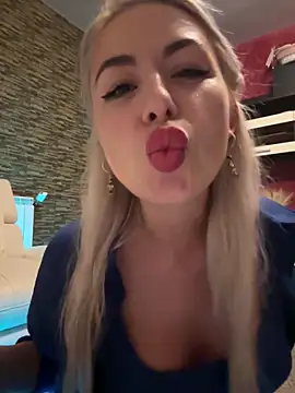 Snapshot of Any_Anytta chatting on 10, 5, 2026 Any Anytta online show from 10, 5, 2026
