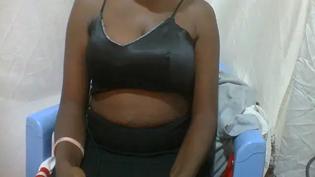 Snapshot of petite46 chatting on 5, 7, 2026 petite46 online show from 5, 7, 2026