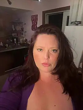 Snapshot of EmberVael chatting on 25, 7, 2026 EmberVael online show from 25, 7, 2026