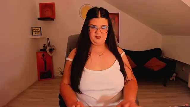 Snapshot of MariyaWill chatting on 4, 5, 2026 MariyaWill online show from 4, 5, 2026