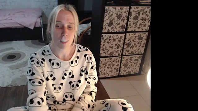 Snapshot of Sweet_hot_shrmp chatting on 19, 5, 2026 Sweet hot shrmp online show from 19, 5, 2026