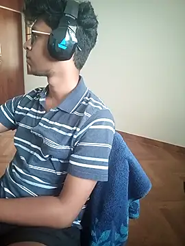 Snapshot of letsplaygame chatting on 15, 4, 2026 letsplaygame online show from 15, 4, 2026