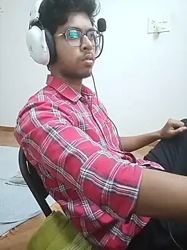 Snapshot of letsplaygame chatting on 15, 5, 2026 letsplaygame online show from 15, 5, 2026