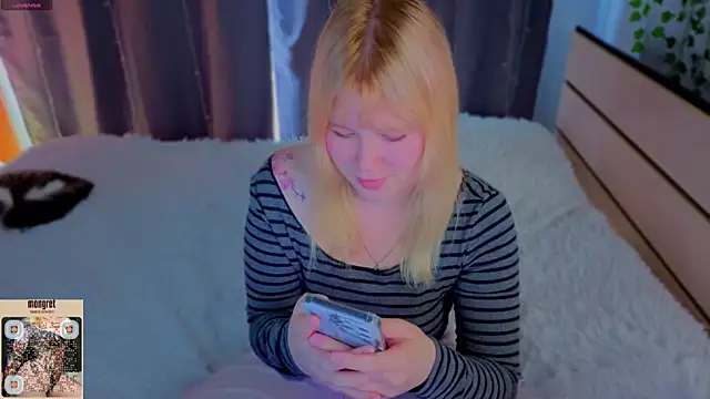 Snapshot of unburnedgirl chatting on 10, 5, 2026 unburnedgirl online show from 10, 5, 2026