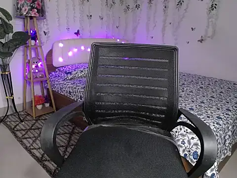 Snapshot of Naughty_Stripgirl0 chatting on 10, 5, 2026 Naughty Stripgirl0 online show from 10, 5, 2026