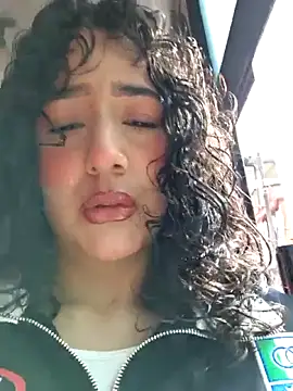 Snapshot of bella_swwan_ chatting on 5, 4, 2026 bella swwan online show from 5, 4, 2026