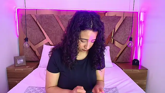 bella swwan  online show from 8, 7, 2026