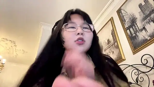 Snapshot of Feylinmay chatting on 2, 5, 2026 Feylinmay online show from 2, 5, 2026