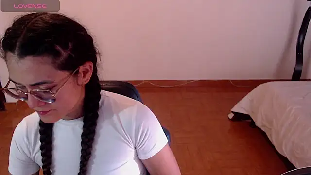 Snapshot of FreyaRouge chatting on 20, 4, 2026 FreyaRouge online show from 20, 4, 2026