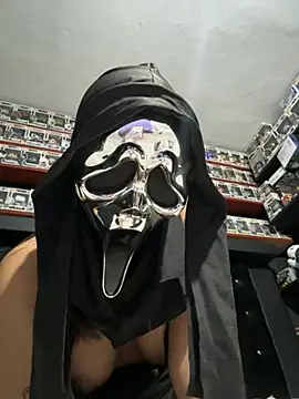 Snapshot of DulceLuaXxx chatting on 12, 4, 2026 DulceLuaXxx online show from 12, 4, 2026