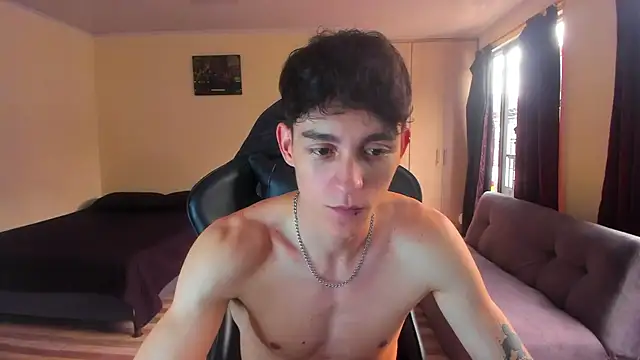 Snapshot of Luke_Chill chatting on 23, 4, 2026 Luke Chill online show from 23, 4, 2026