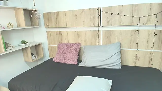 Snapshot of Selene__Luna chatting on 7, 4, 2026 Selene Luna online show from 7, 4, 2026