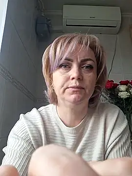 SylvieGold453 online show from 16, 4, 2026