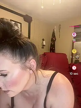 Snapshot of taylorsunshine chatting on 4, 5, 2026 taylorsunshine online show from 4, 5, 2026