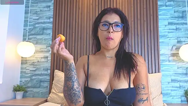 Snapshot of Mia_milf_x chatting on 9, 6, 2026 Mia milf x online show from 9, 6, 2026