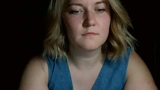 Snapshot of TinaKittyX chatting on 9, 5, 2026 TinaKittyX online show from 9, 5, 2026