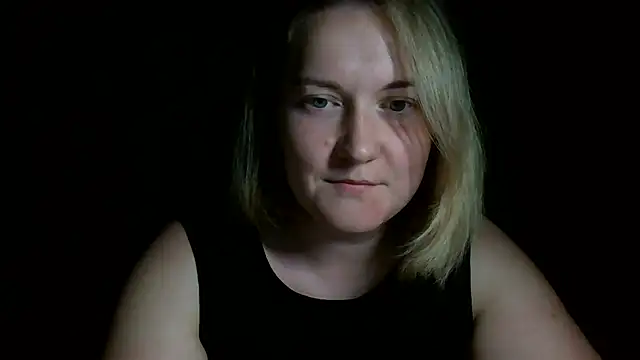 Snapshot of TinaKittyX chatting on 11, 5, 2026 TinaKittyX online show from 11, 5, 2026