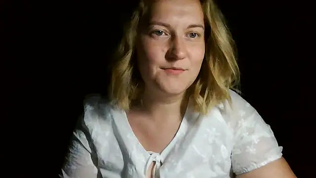 Snapshot of TinaKittyX chatting on 31, 5, 2026 TinaKittyX online show from 31, 5, 2026
