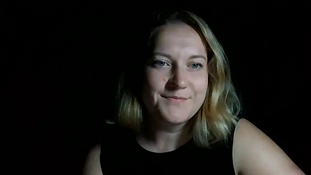 Snapshot of TinaKittyX chatting on 3, 6, 2026 TinaKittyX online show from 3, 6, 2026