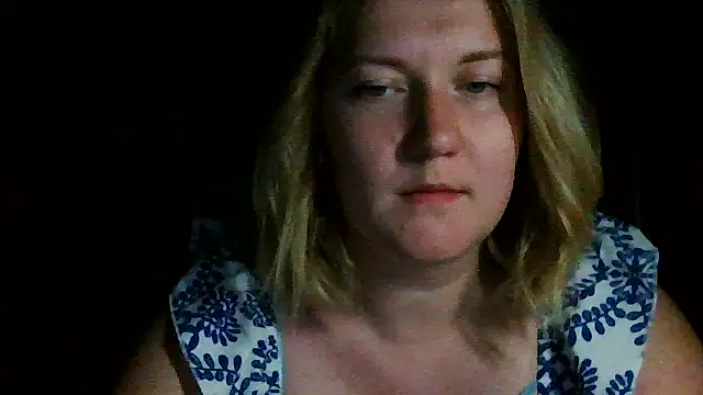 Snapshot of TinaKittyX chatting on 9, 6, 2026 TinaKittyX online show from 9, 6, 2026