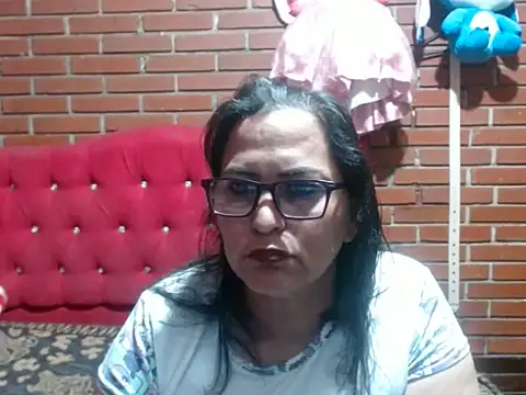 Snapshot of kristalmarelyn chatting on 31, 5, 2026 kristalmarelyn online show from 31, 5, 2026