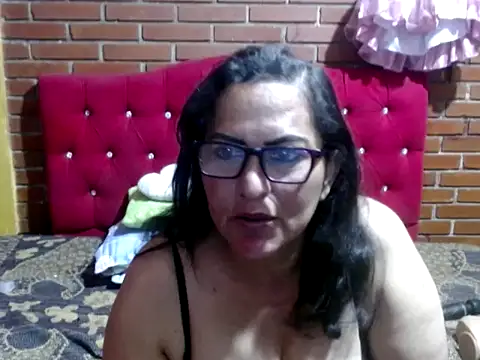 Snapshot of kristalmarelyn chatting on 2, 6, 2026 kristalmarelyn online show from 2, 6, 2026