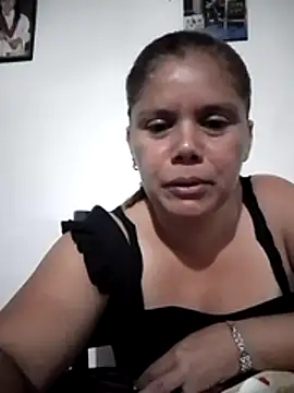 Snapshot of Zafiro_MD chatting on 6, 4, 2026 Zafiro MD online show from 6, 4, 2026