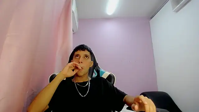 Snapshot of Yei_lee_ chatting on 30, 4, 2026 Yei lee online show from 30, 4, 2026