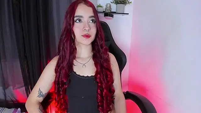 Snapshot of Red_DollX chatting on 22, 4, 2026 Red DollX online show from 22, 4, 2026