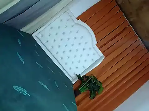 bigcock rhiana online show from 21, 4, 2026