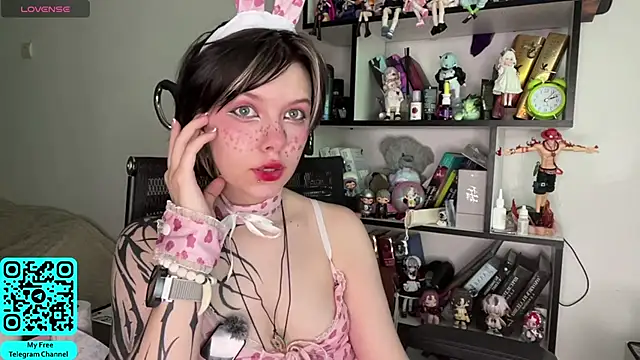 Snapshot of MadalynNosel chatting on 17, 6, 2026 MadalynNosel online show from 17, 6, 2026