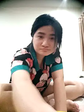 Alicee 001 online show from 13, 4, 2026