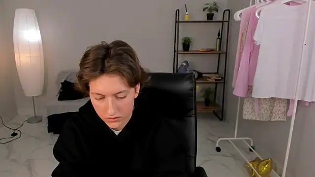 Klare Jinn online show from 4, 4, 2026