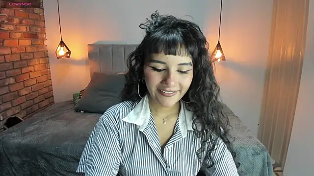 Hanna Clark   online show from 25, 5, 2026