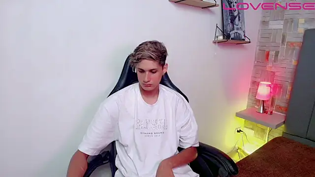 Snapshot of flaquito___ chatting on 4, 4, 2026 flaquito online show from 4, 4, 2026