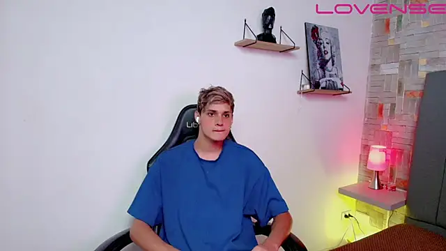 Snapshot of flaquito___ chatting on 5, 4, 2026 flaquito online show from 5, 4, 2026