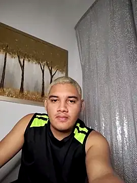 boyhot07 online show from 4, 4, 2026