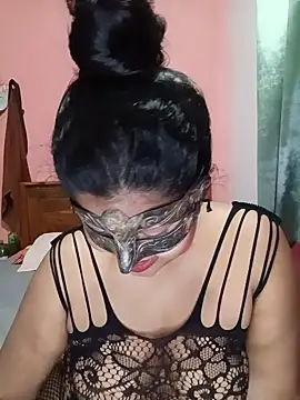 Maskedcurves online show from 10, 6, 2026