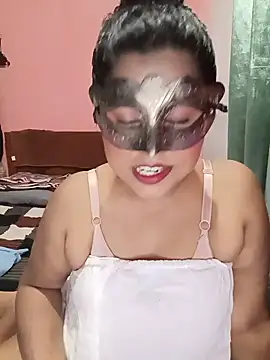 Maskedcurves online show from 25, 6, 2026